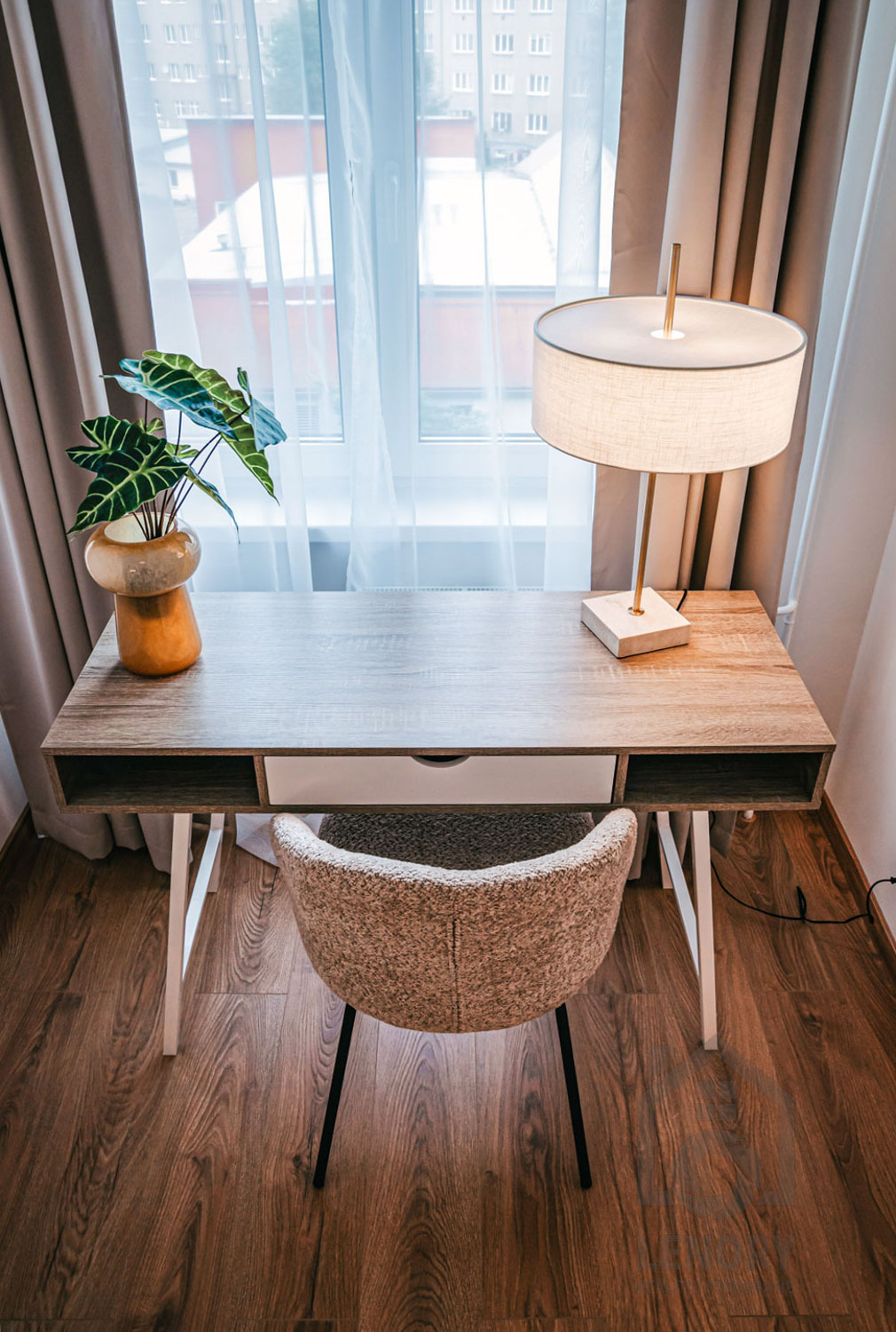 zařízený pokoj, pracovna, vhodný k odpočinku, byt po rekonstrukci, výhled z okna