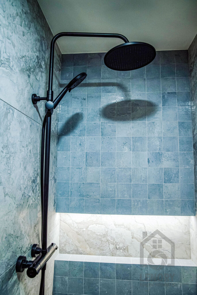 koupelna, sprcha, dlažba, moderní byt, byt po rekonstrukci, Děčín