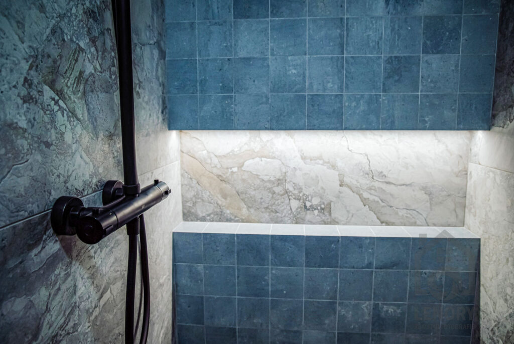 koupelna, sprcha, dlažba, moderní byt, byt po rekonstrukci, Děčín